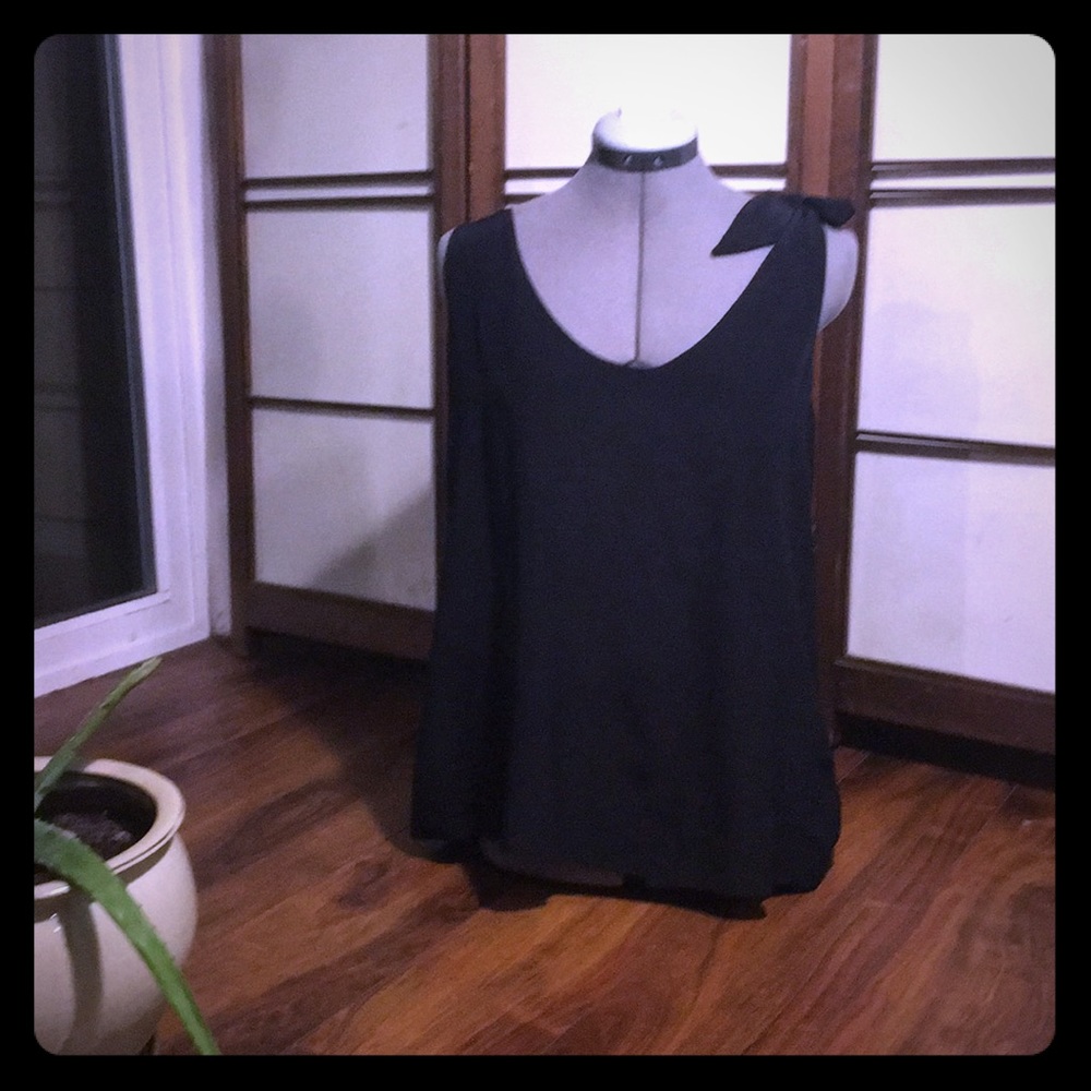 Kenneth Cole Bow U-Neck Silk Blouse
